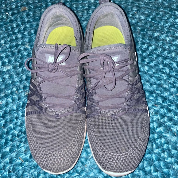 Nike sneakers - Picture 1 of 4